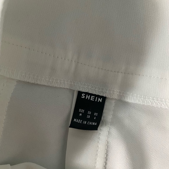 White tennis skirt - Picture 2 of 3